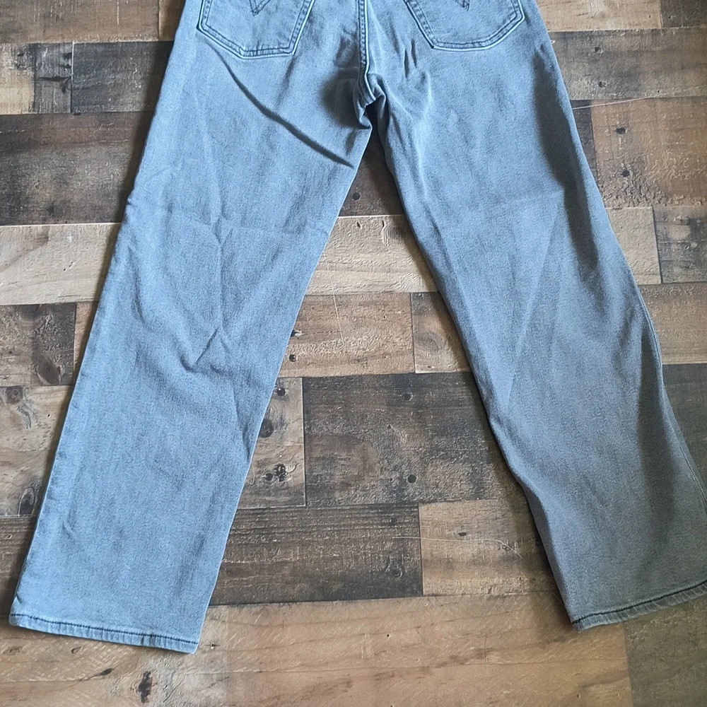 Levi's Gray Ribcage Straight Ankle Cropped Jeans Sz 27 Women - Picture 4 of 13